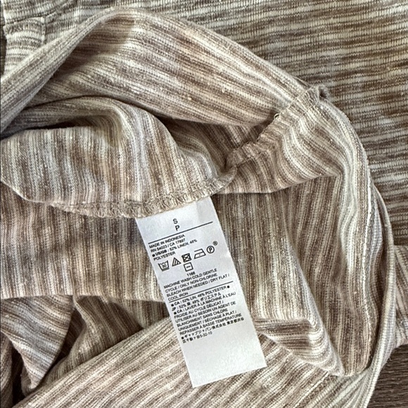 Banana Republic factory linen blend tshirt small - Picture 4 of 4